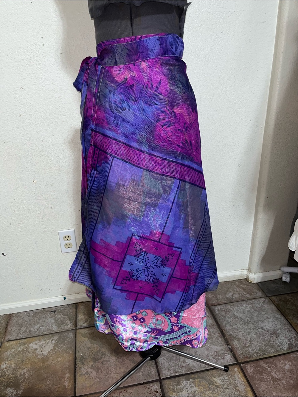 Source Unknown Purple and Magenta Floral Midi Sarong Wrap Skirt
